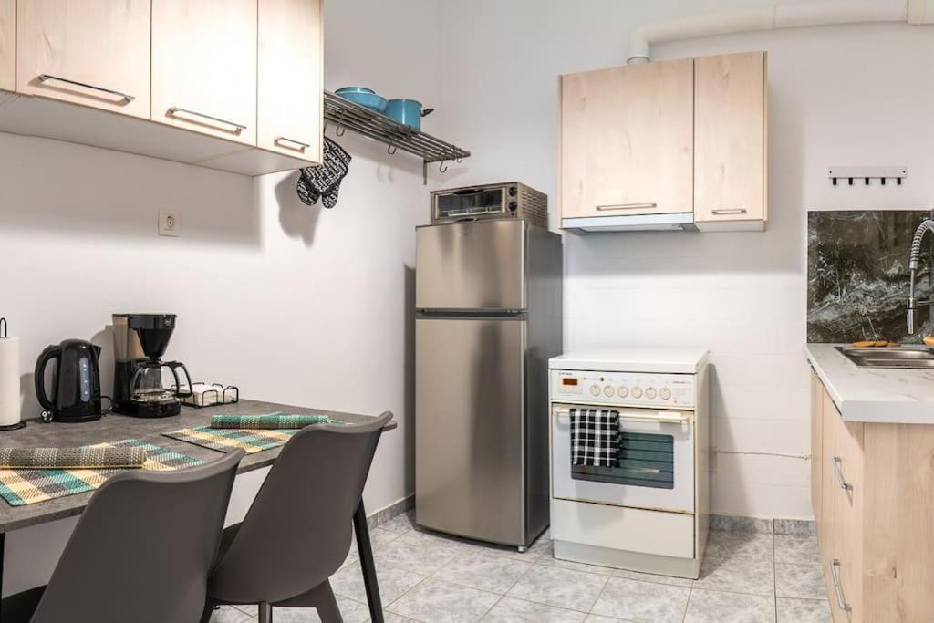 4 Family And Friends - Acropolis View Apartment Athens Exterior photo